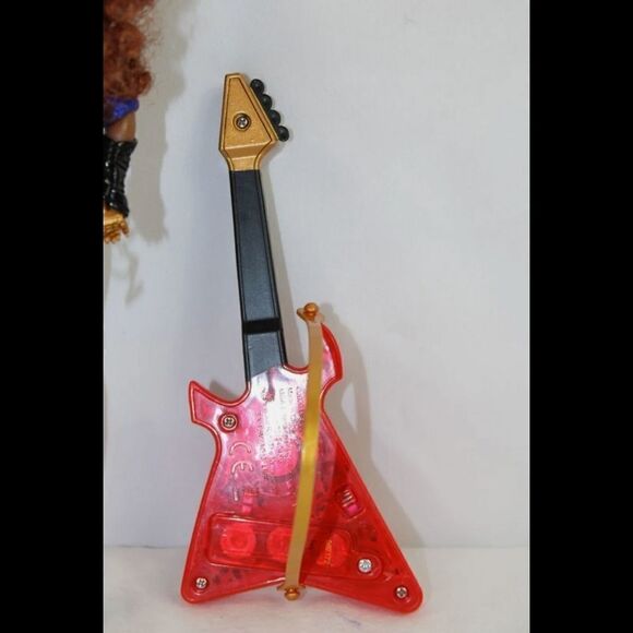 LOL SURPRISE OMG REMIX Super Surprise FEROCIOUS Rock Band 9" Doll w/guitar. - Picture 5 of 5